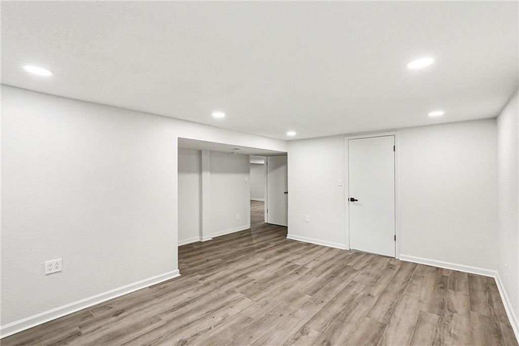 300 N Woodson Drive — photo 30
