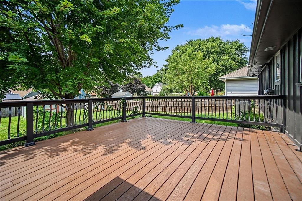 300 N Woodson Drive — photo 33