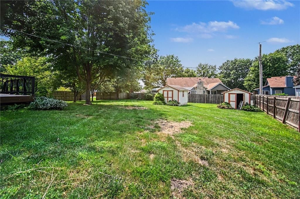 300 N Woodson Drive — photo 36