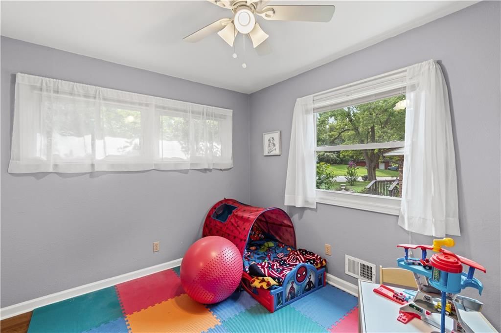 6104 N Euclid Avenue — photo 30