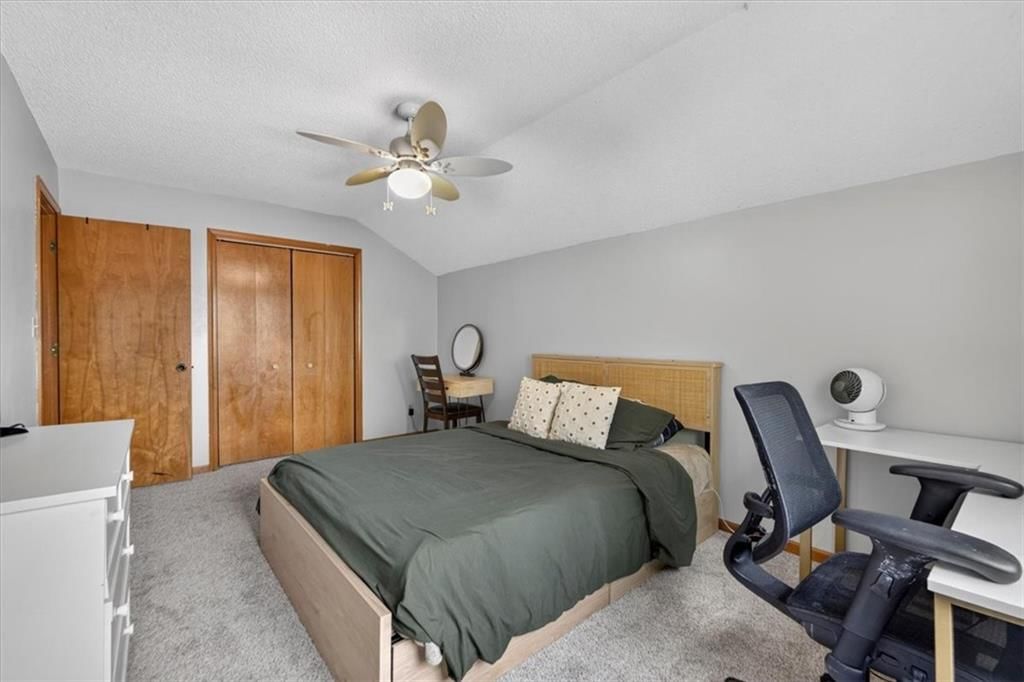 1027 NE Mulberry Street — photo 32