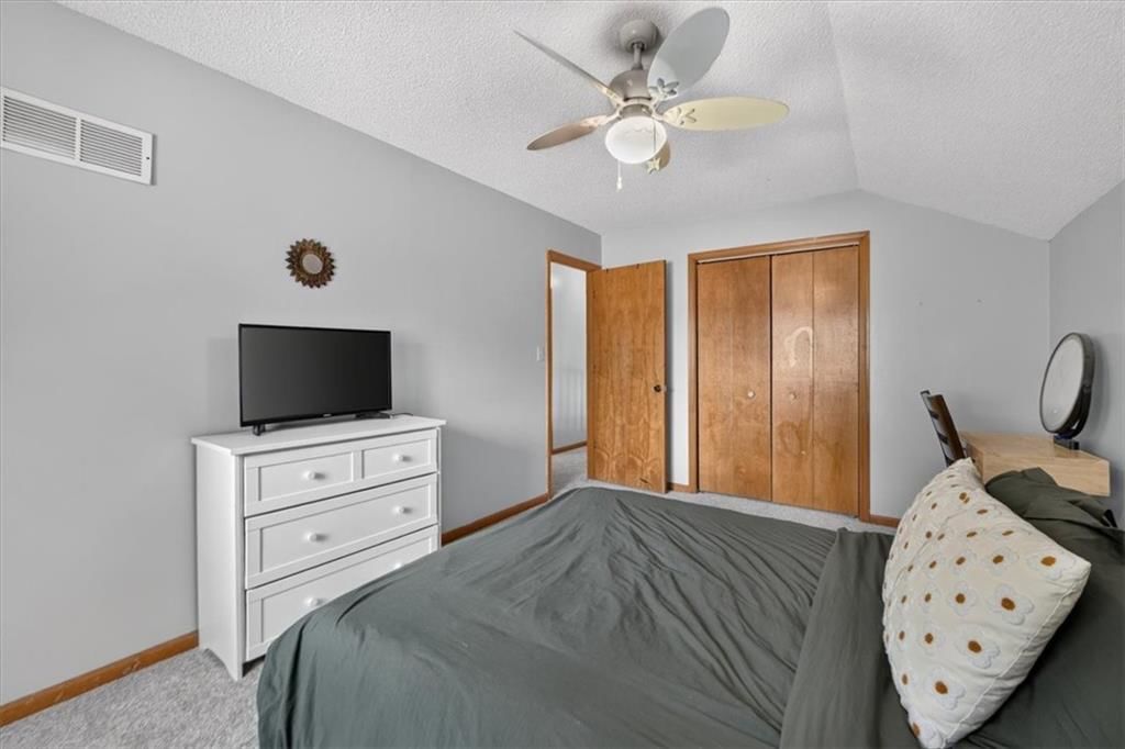 1027 NE Mulberry Street — photo 33