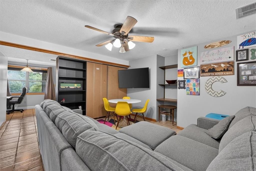 1027 NE Mulberry Street — photo 35