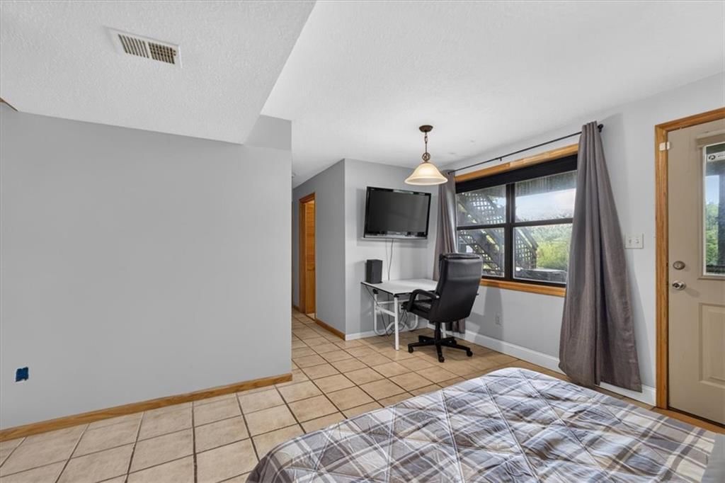 1027 NE Mulberry Street — photo 42