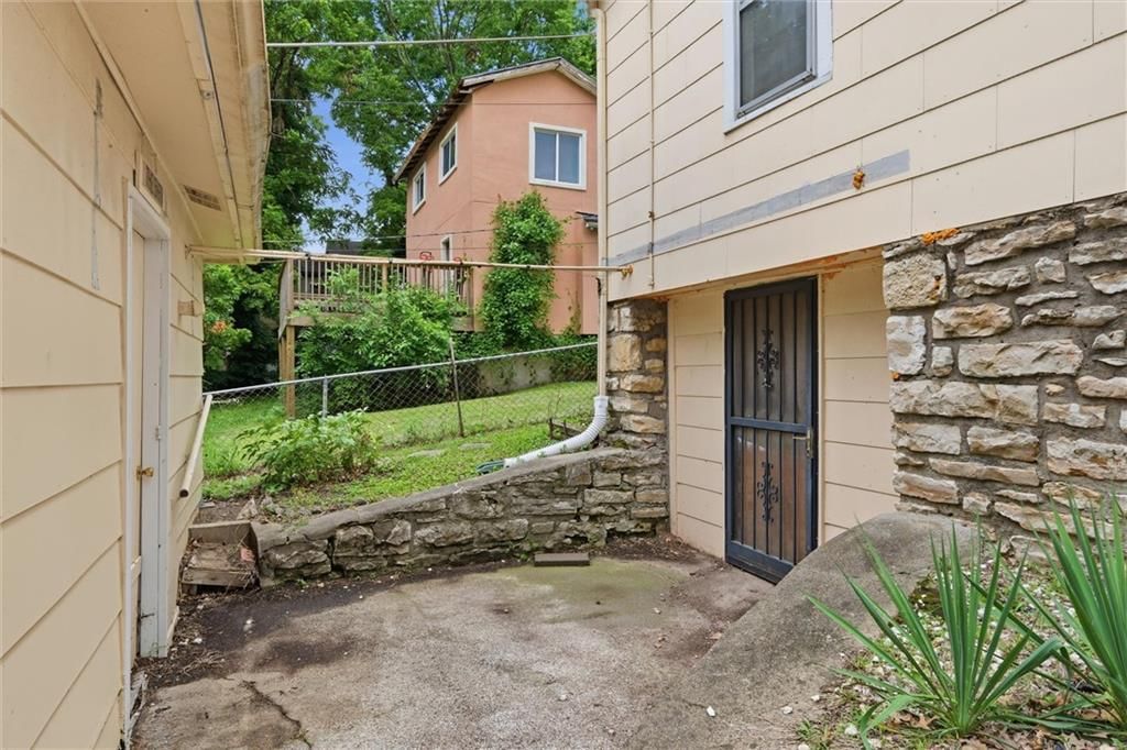 3418 Everett Avenue — photo 27