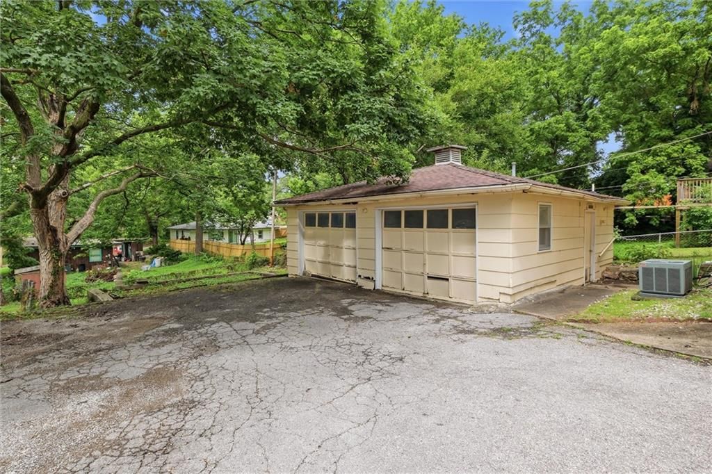 3418 Everett Avenue — photo 28