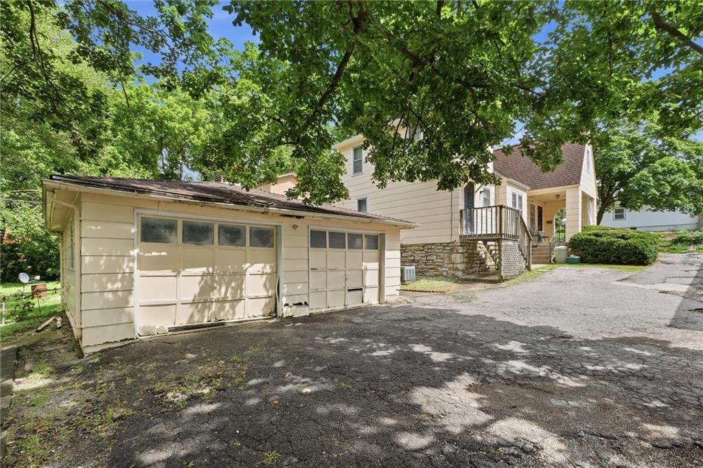 3418 Everett Avenue — photo 29