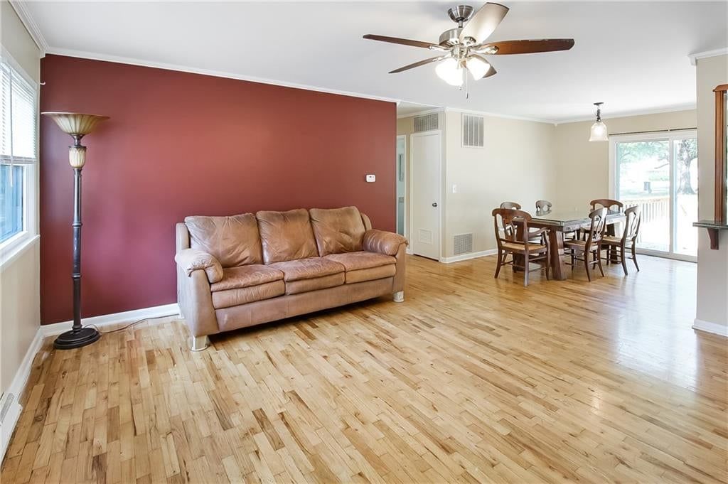 301 E 3rd Street — photo 2