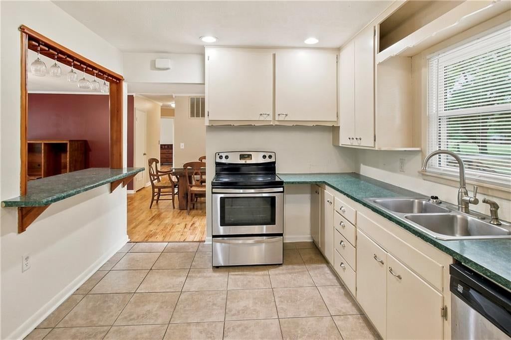 301 E 3rd Street — photo 9
