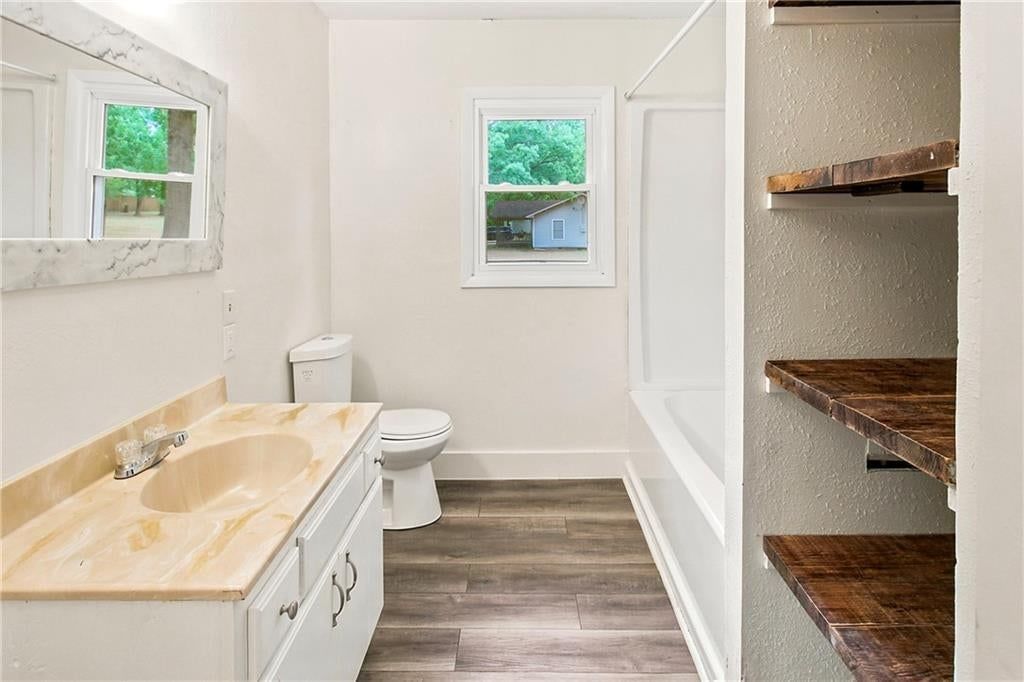 301 E 3rd Street — photo 15