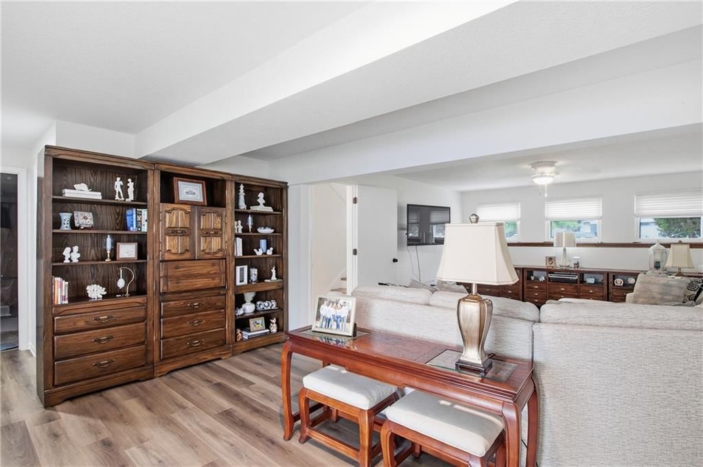 Photo 18 of 31 - 7426 Santa Fe Drive, Overland Park, KS 66204