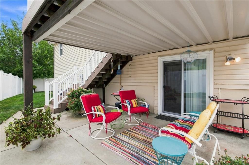 Fenced yard, big backyard and flat lot at 7426 Santa Fe Drive, Overland Park, KS 66204