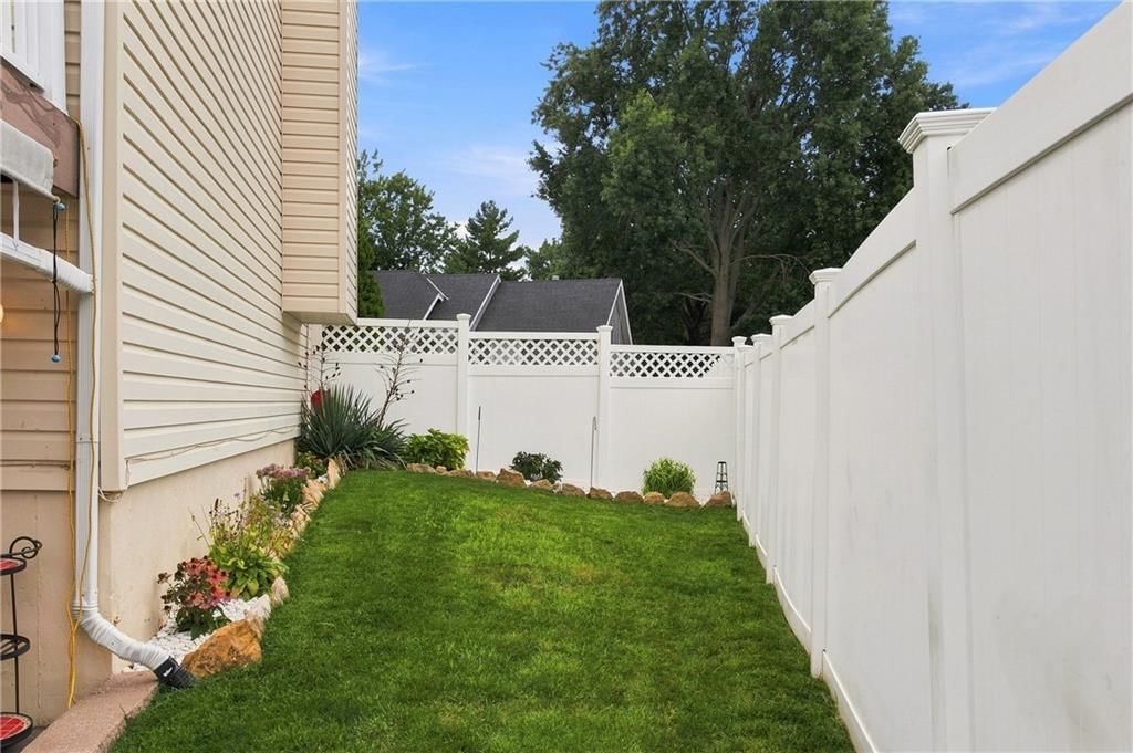 Photo 29 of 31 - 7426 Santa Fe Drive, Overland Park, KS 66204