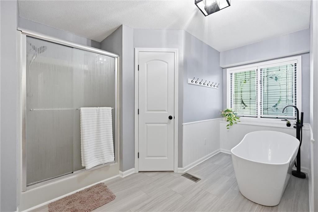 Photo 27 of 54 - 3600 SW 22nd Street, Blue Springs, MO 64015