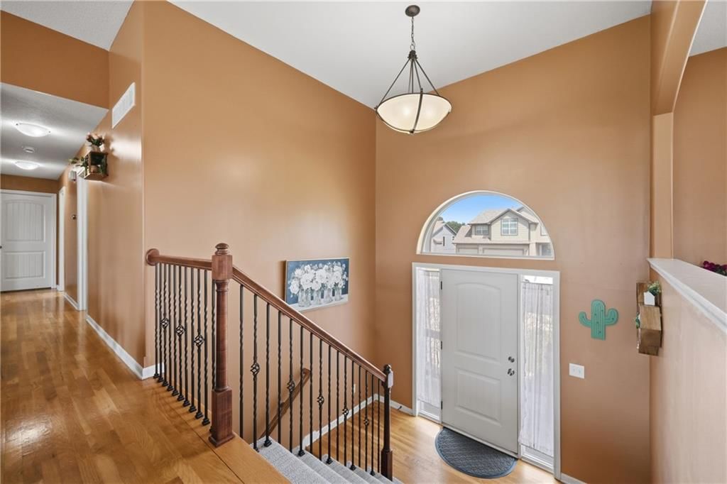 805 Bellflower Lane — photo 2