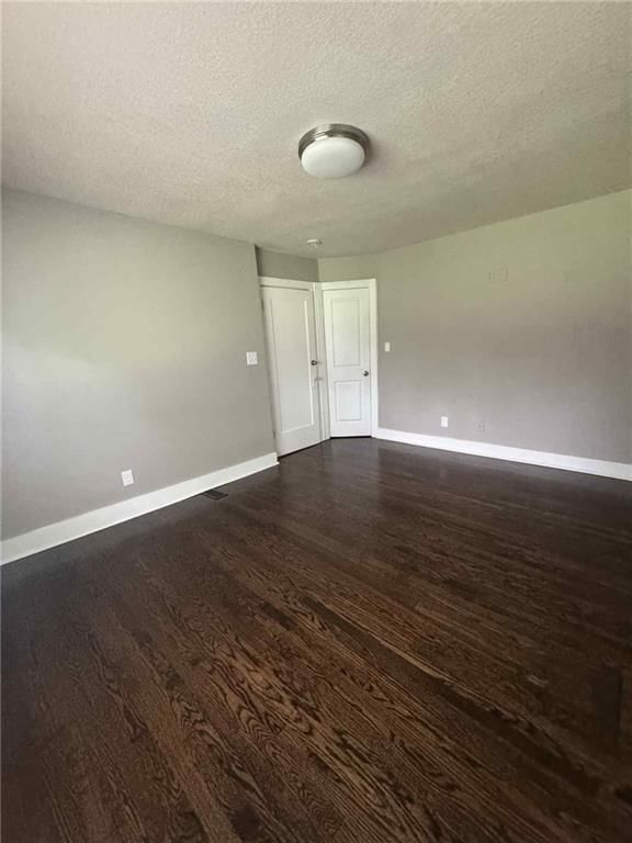 1836 Freeman Avenue — photo 8