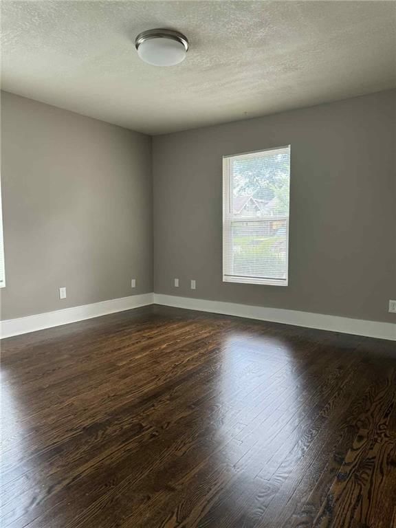 1836 Freeman Avenue — photo 10
