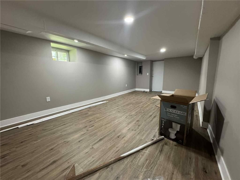 1836 Freeman Avenue — photo 12