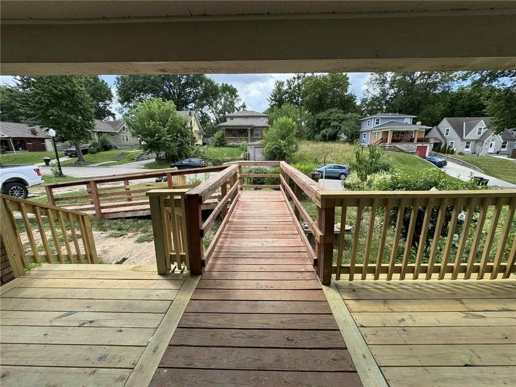 1836 Freeman Avenue — photo 15
