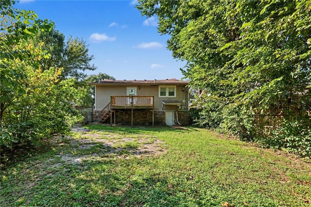 1836 Freeman Avenue — photo 22