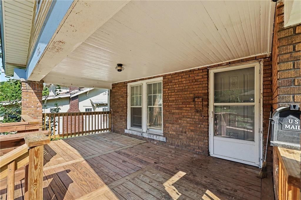 1836 Freeman Avenue — photo 24