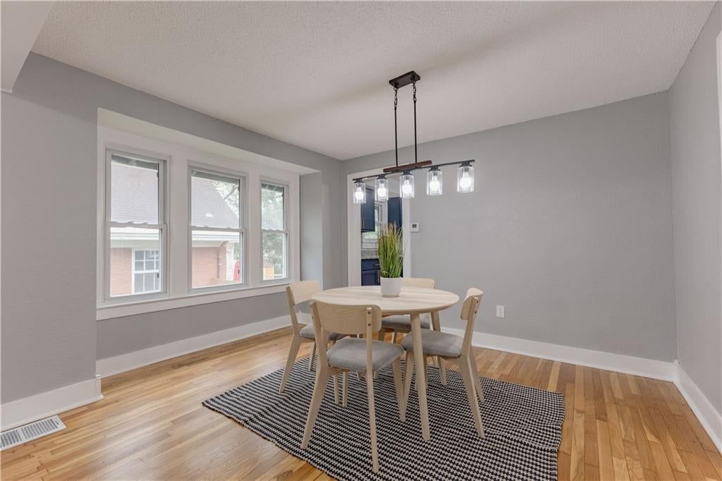 116 S Ash Avenue — photo 3