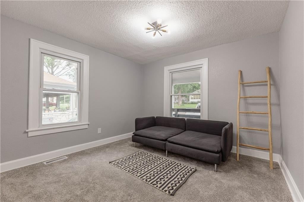 116 S Ash Avenue — photo 10