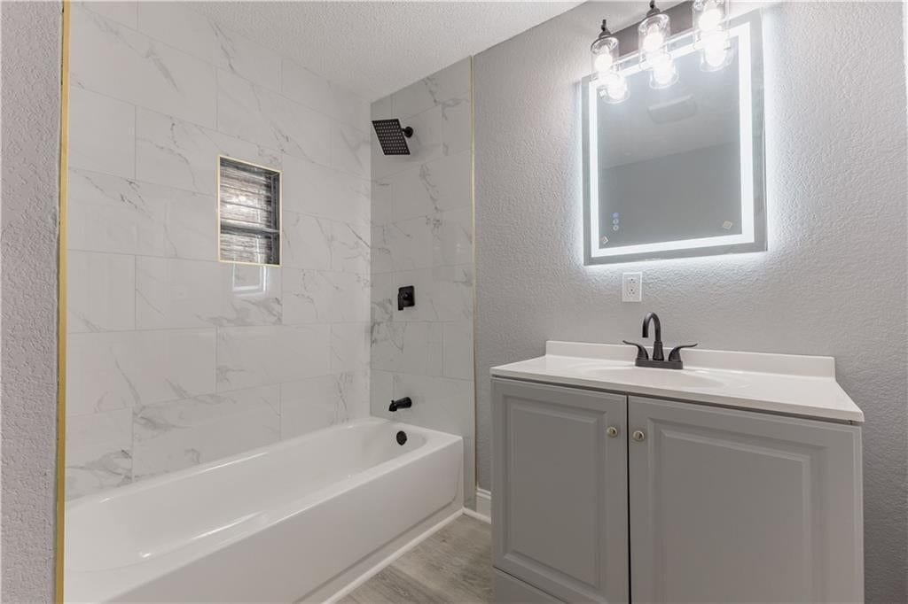 116 S Ash Avenue — photo 11