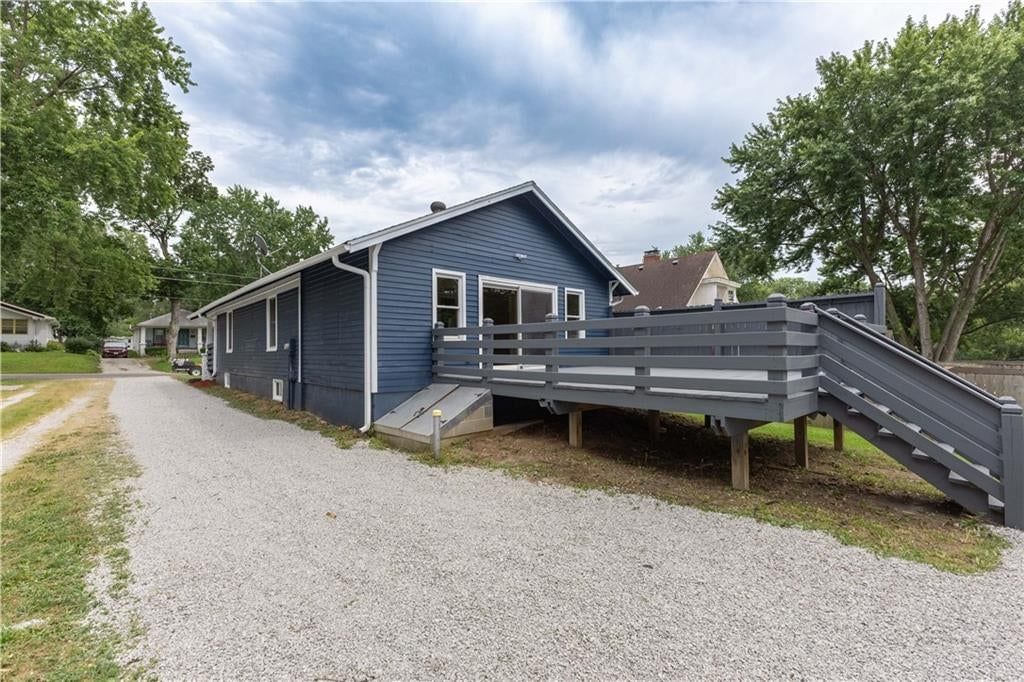 116 S Ash Avenue — photo 15