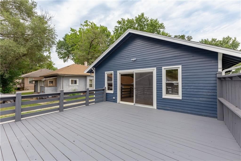 116 S Ash Avenue — photo 17