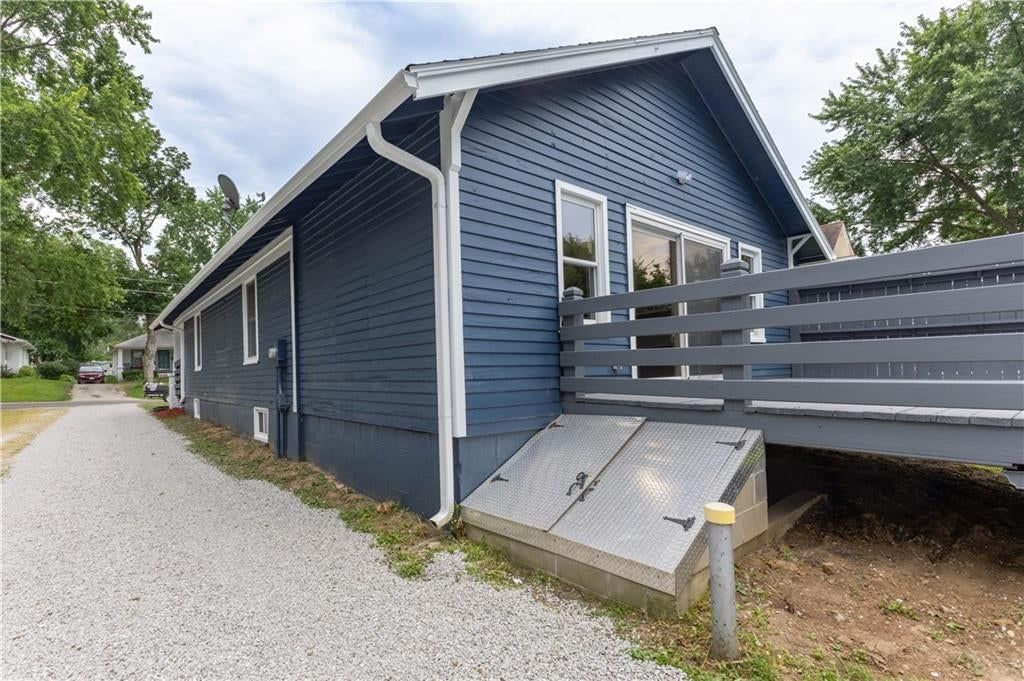 116 S Ash Avenue — photo 18