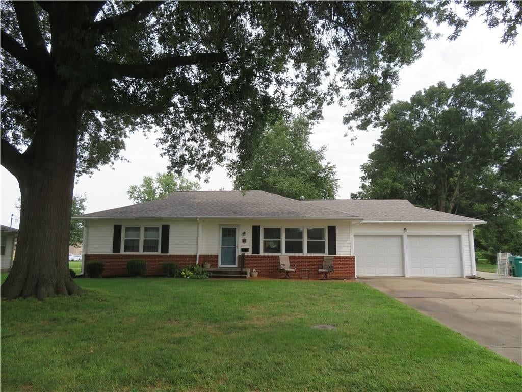 12 Holly Lane — photo 1