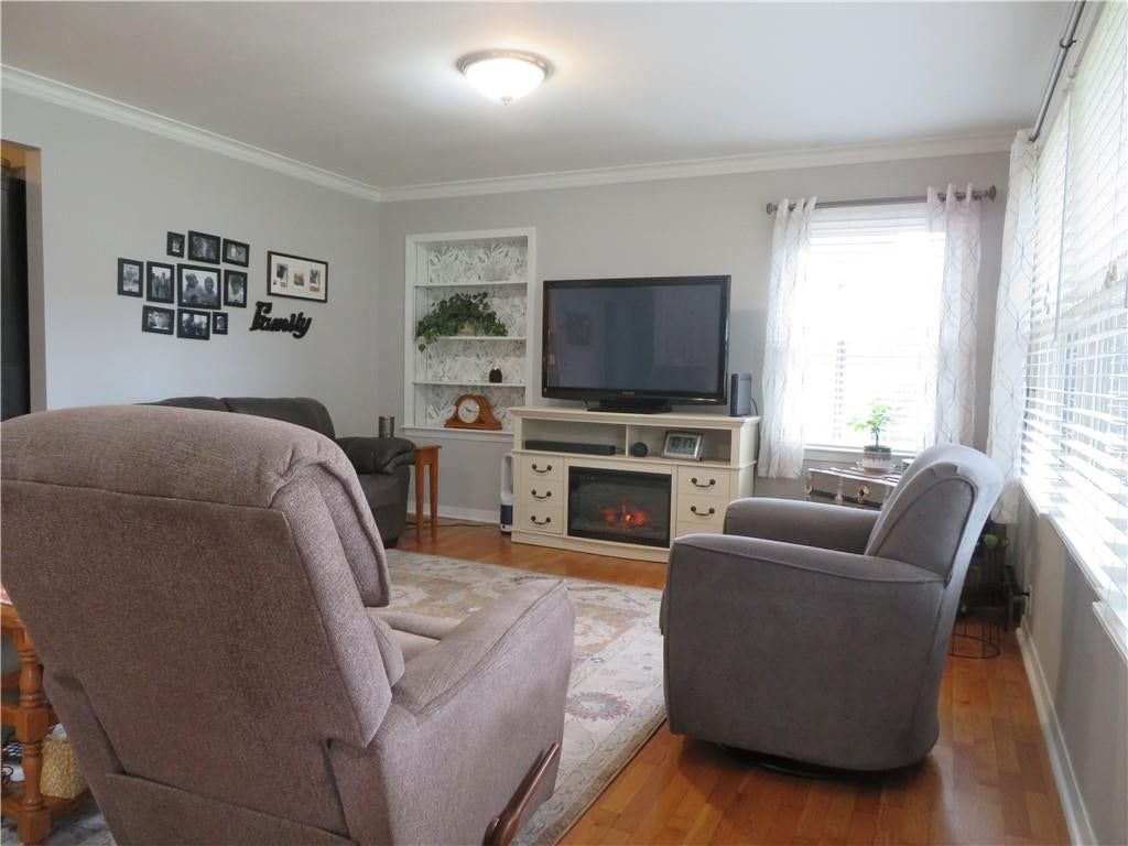 12 Holly Lane — photo 3