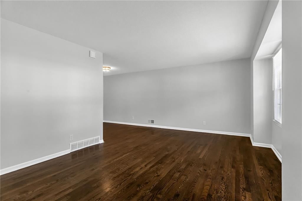 5204 S Delaware Avenue — photo 4