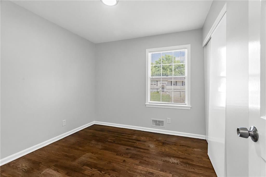 5204 S Delaware Avenue — photo 19
