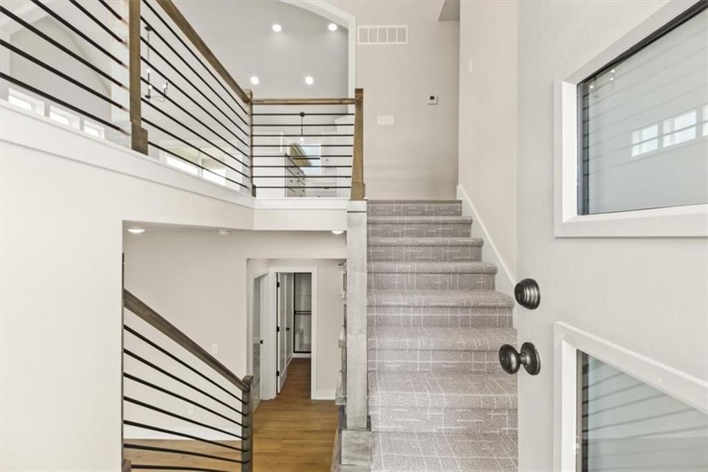 1103 N Eli Lane — photo 2