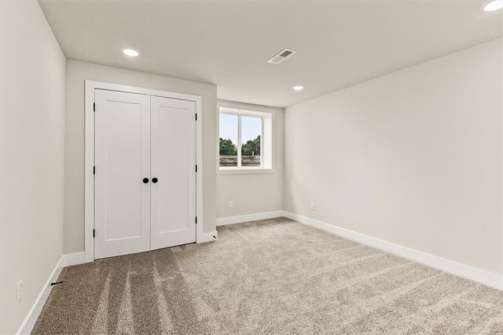 1103 N Eli Lane — photo 28