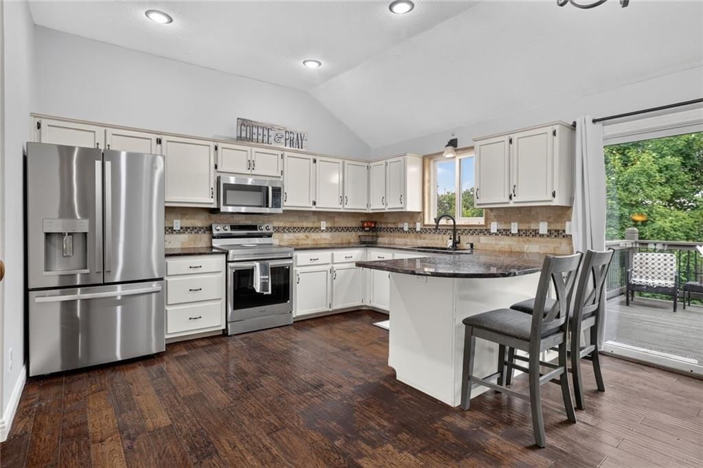 10307 NW 85th Court — photo 5