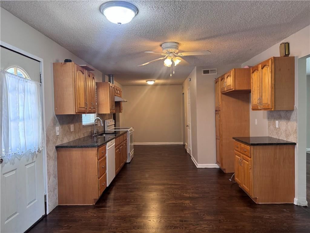 5722 W 70th Terrace — photo 12