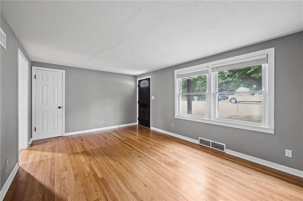 5507 Cody Street — photo 5