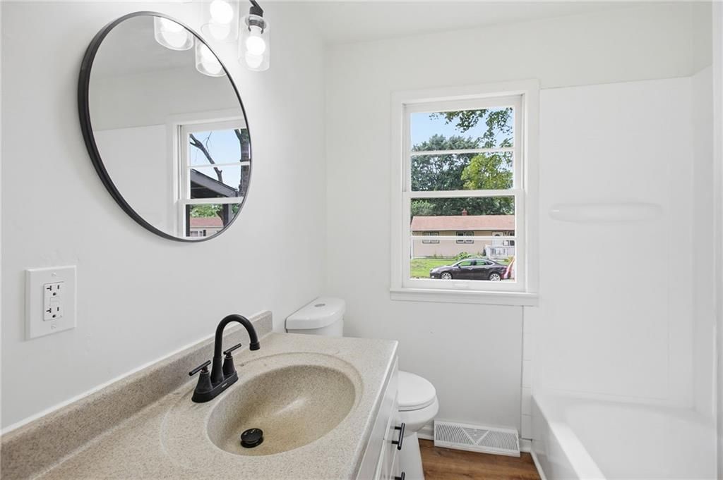 3313 Vermont Avenue — photo 9