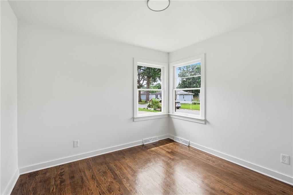 3313 Vermont Avenue — photo 10