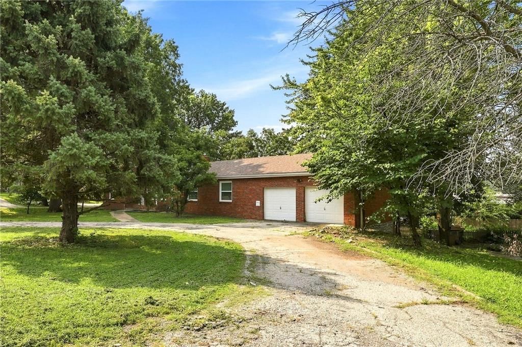 3714 Blue Ridge Boulevard — photo 2