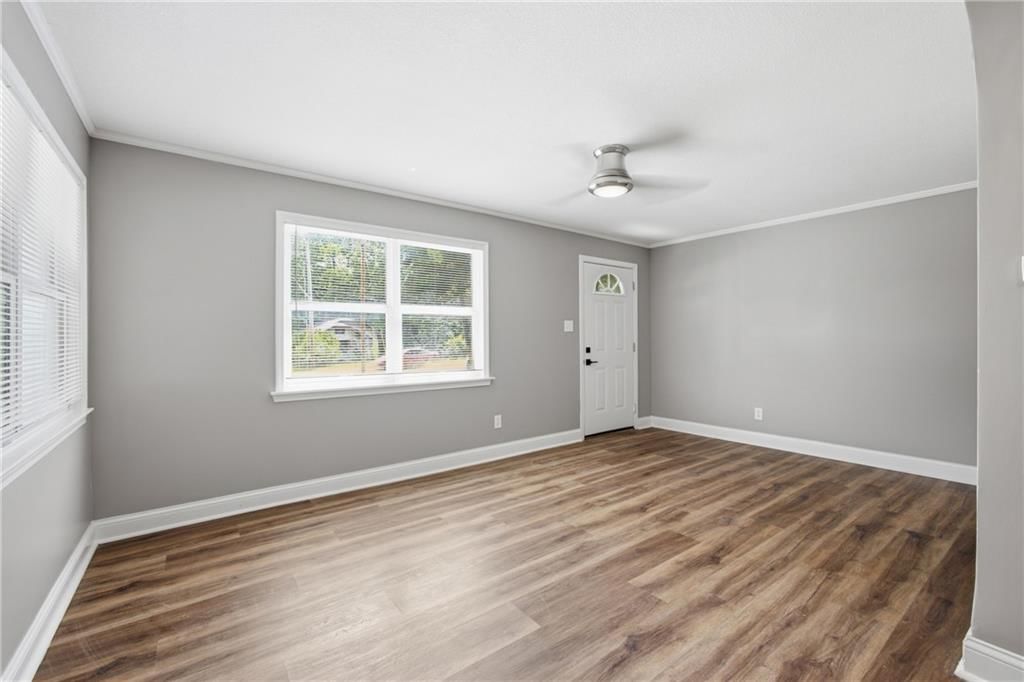 1124 E 80th Street — photo 5