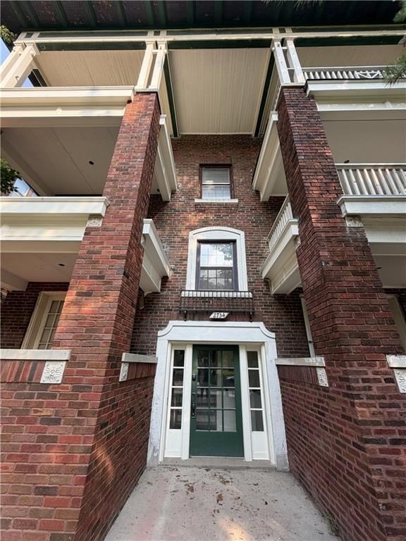 2734 Charlotte Street — photo 1