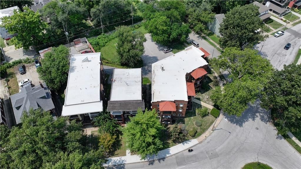 2734 Charlotte Street — photo 6