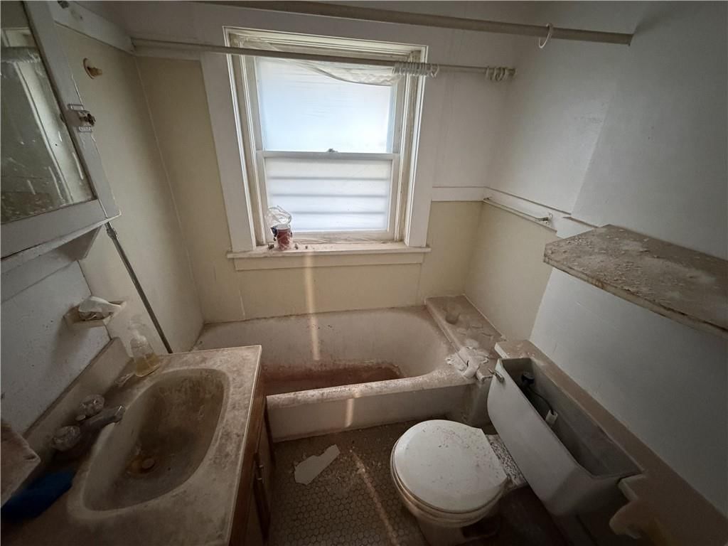 2734 Charlotte Street — photo 15