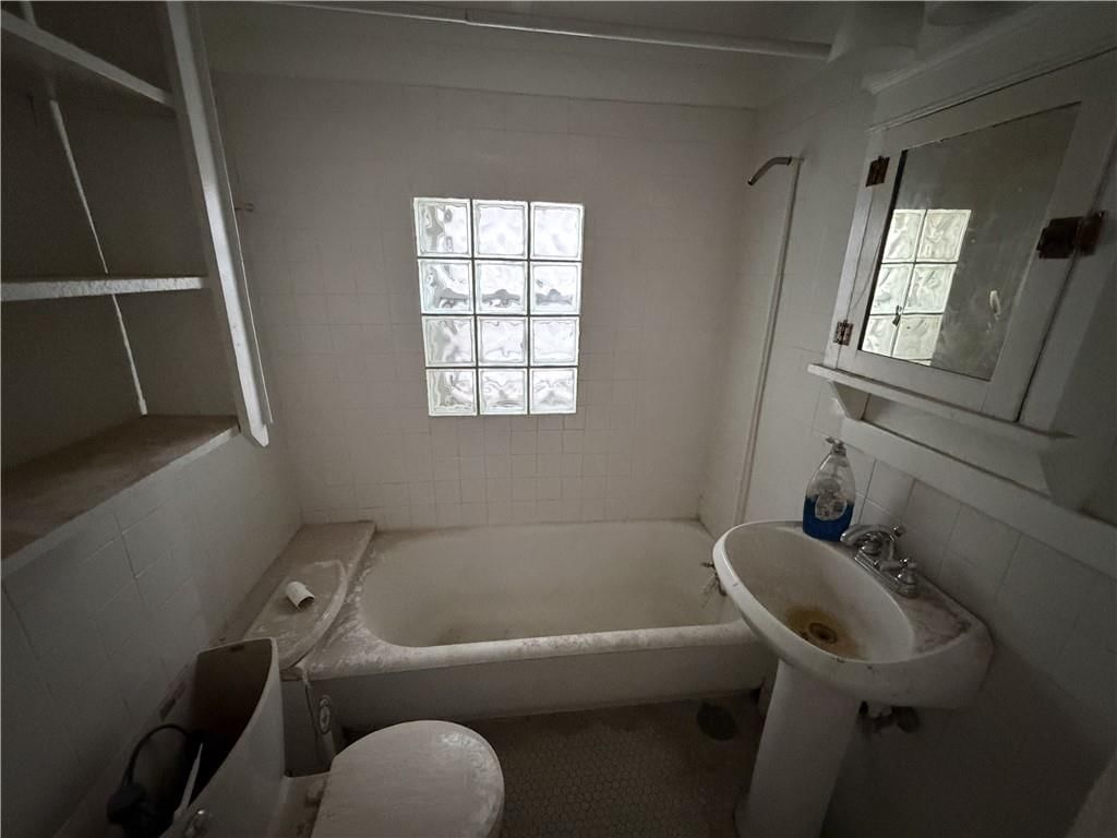2734 Charlotte Street — photo 21