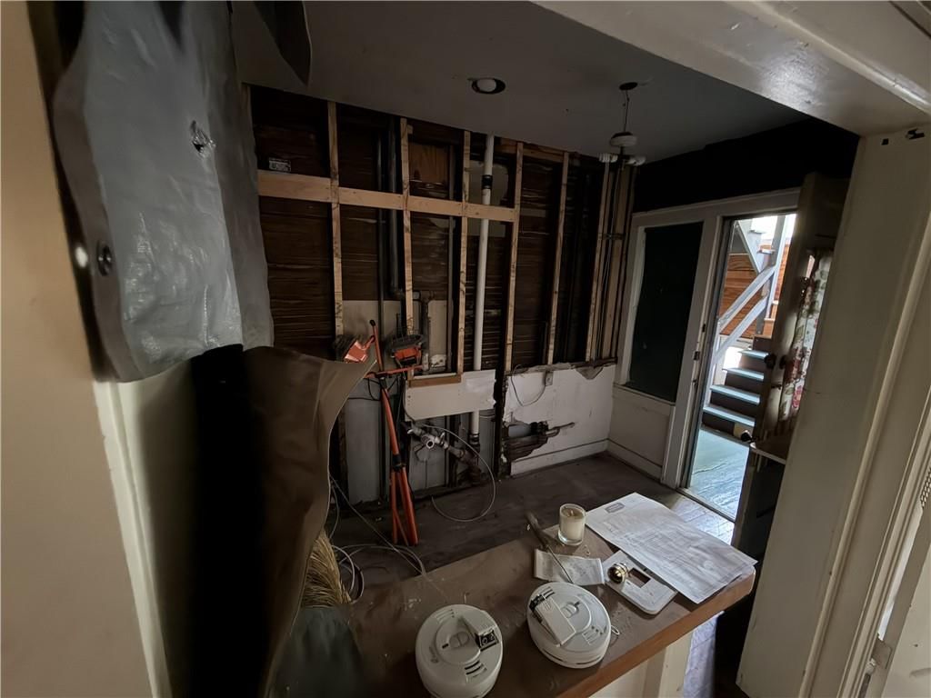2734 Charlotte Street — photo 23