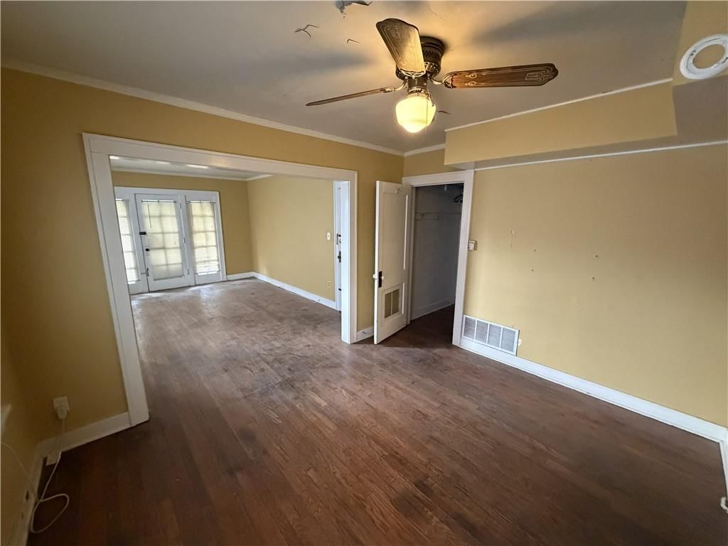 2734 Charlotte Street — photo 31